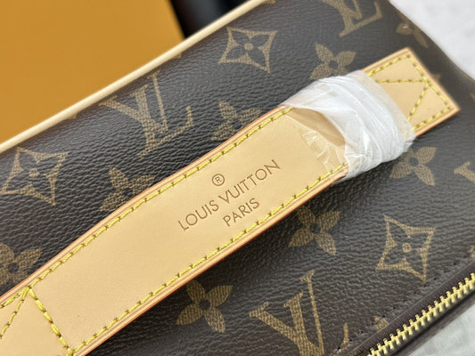 Original quality Louis Vuitton Toiletry Bag