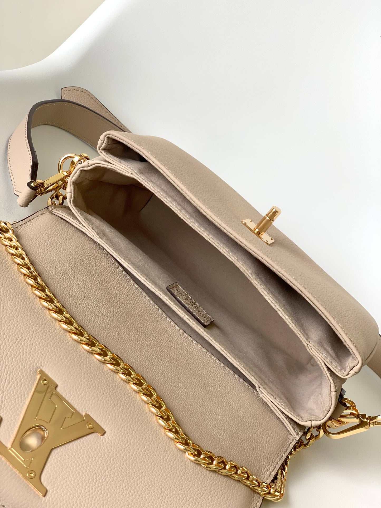 Top-tier Beige Oxford