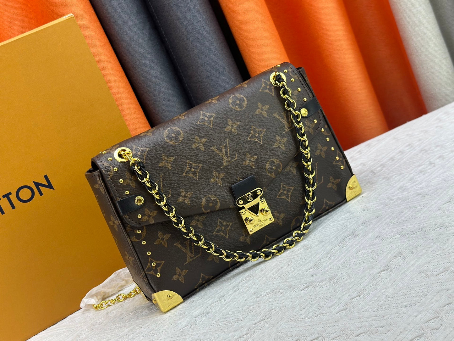 Top-quality Monogram Trunkie