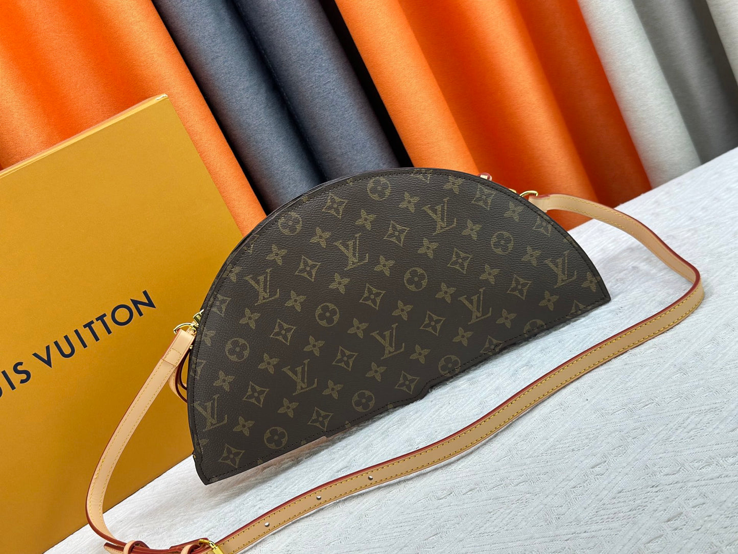 1:1 quality Fan handbag