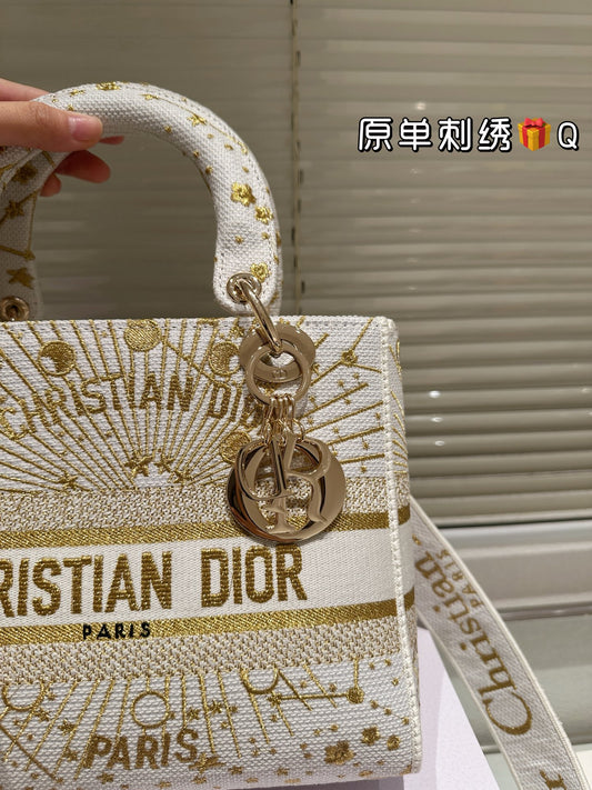 1:1 Dior Lady D-Lite Embroidered Bag