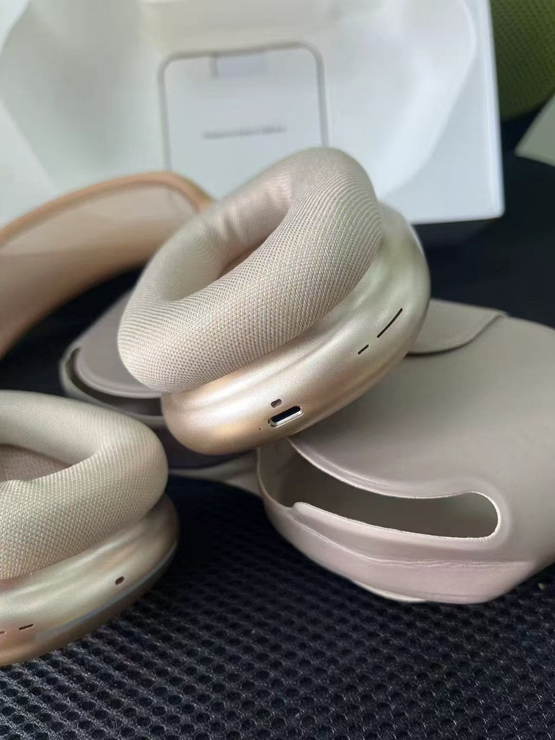 AirPods MAX 2nd generation over-ear headphones 1:1 Mirror Quality
