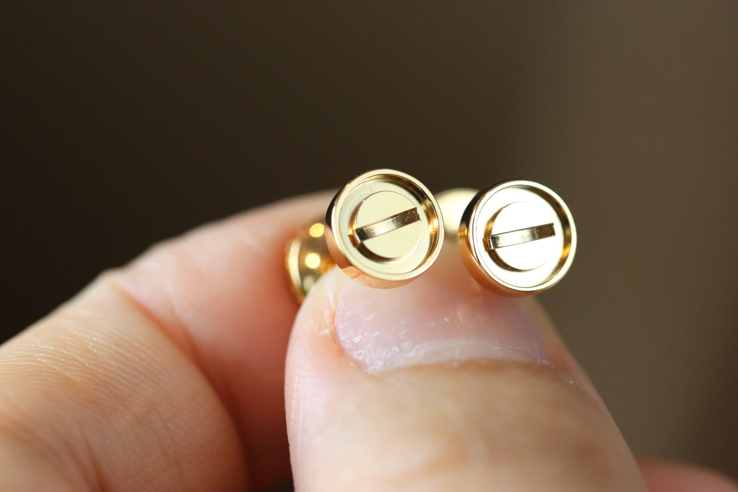 1:1 Cartier Round Screw Earrings