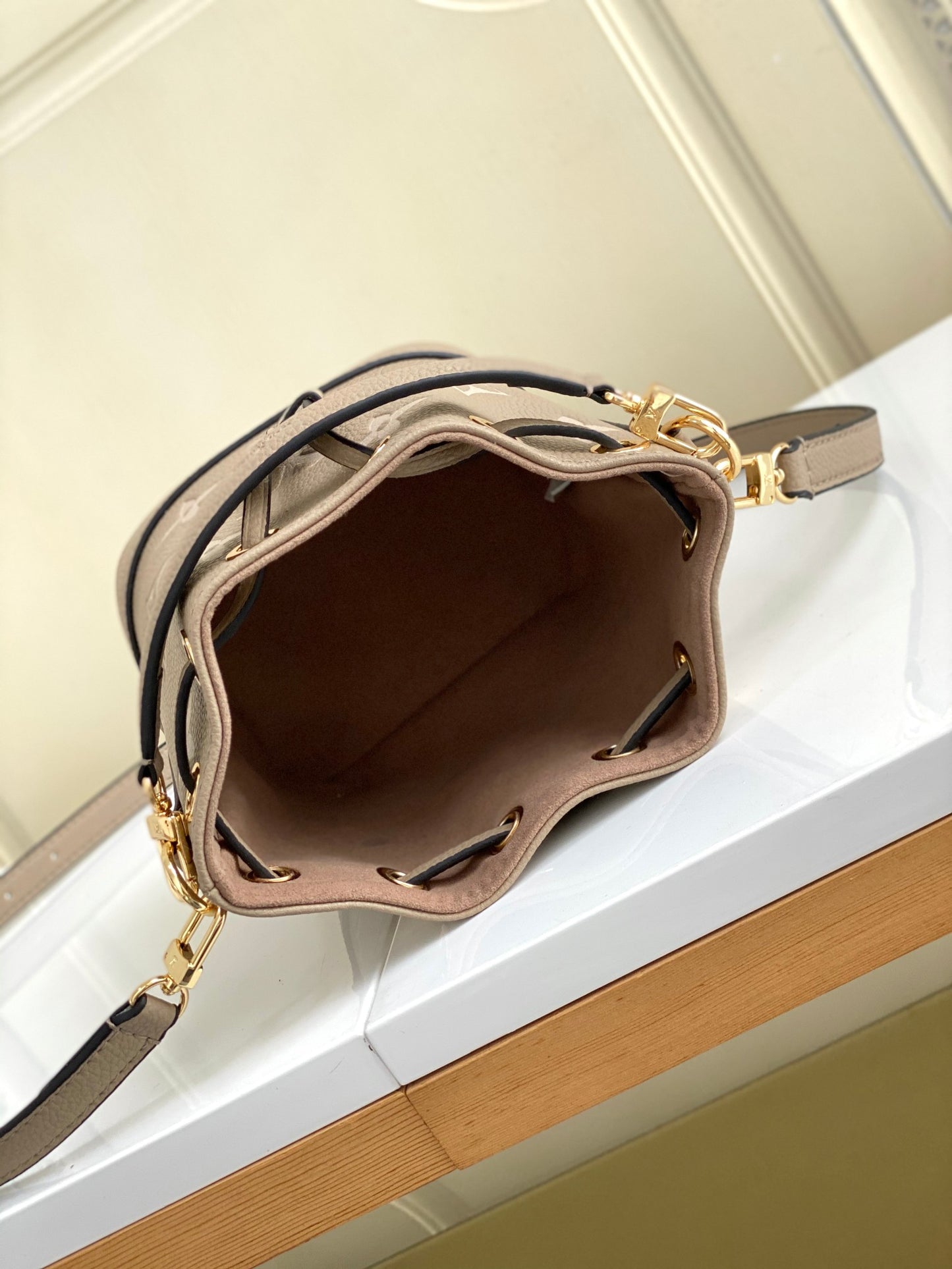 1:1 Beige Nano Noé Bucket Bag