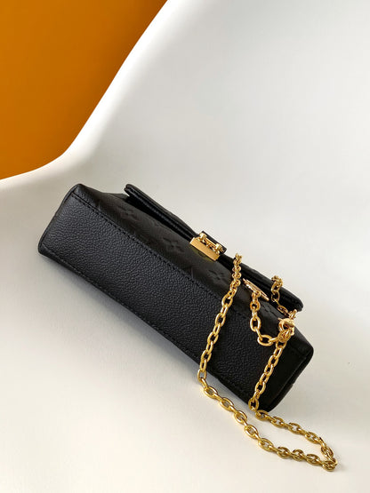 Top-tier Black Nano Madeleine