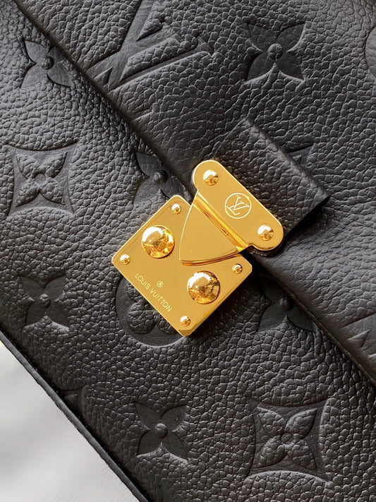 Top-tier Black Nano Madeleine