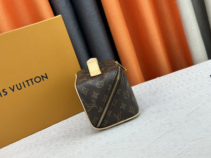 Original quality Louis Vuitton Toiletry Bag