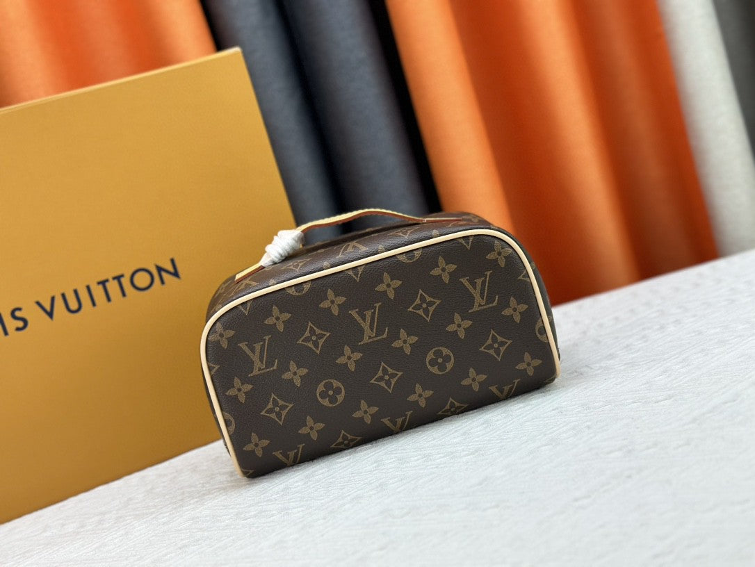 Original quality Louis Vuitton Toiletry Bag