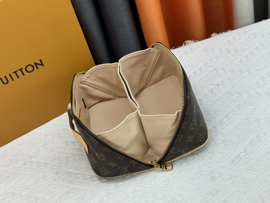Original quality Louis Vuitton Toiletry Bag