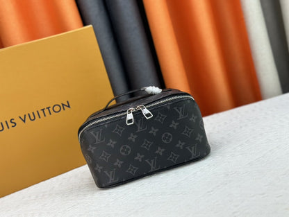 Original quality Louis Vuitton Toiletry Bag
