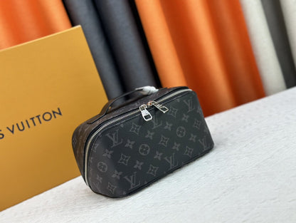 Original quality Louis Vuitton Toiletry Bag