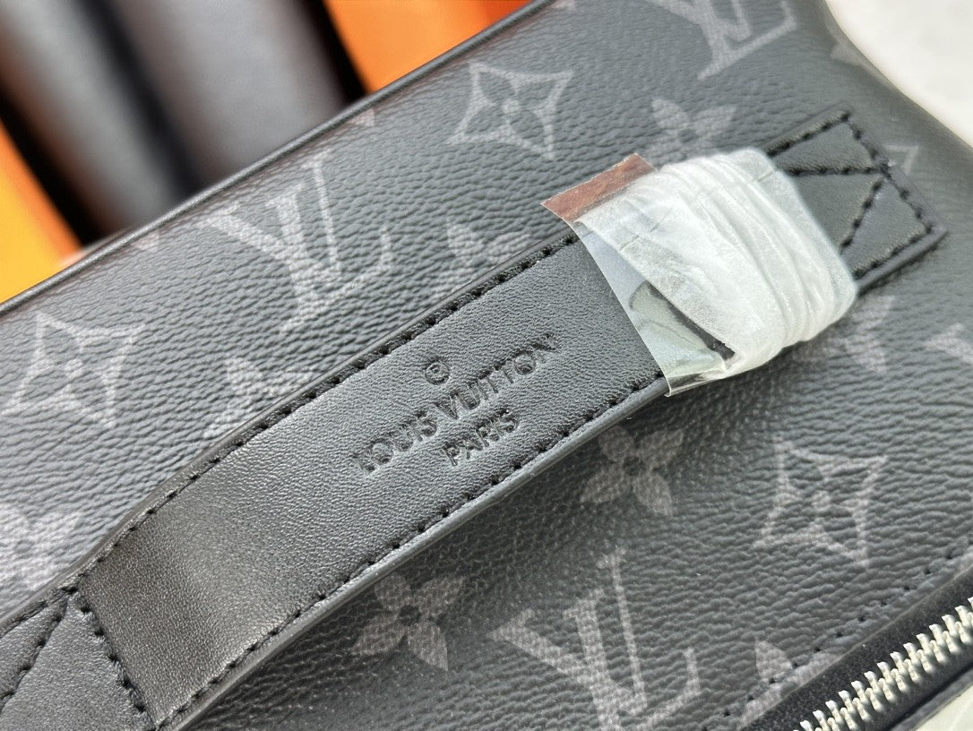 Original quality Louis Vuitton Toiletry Bag