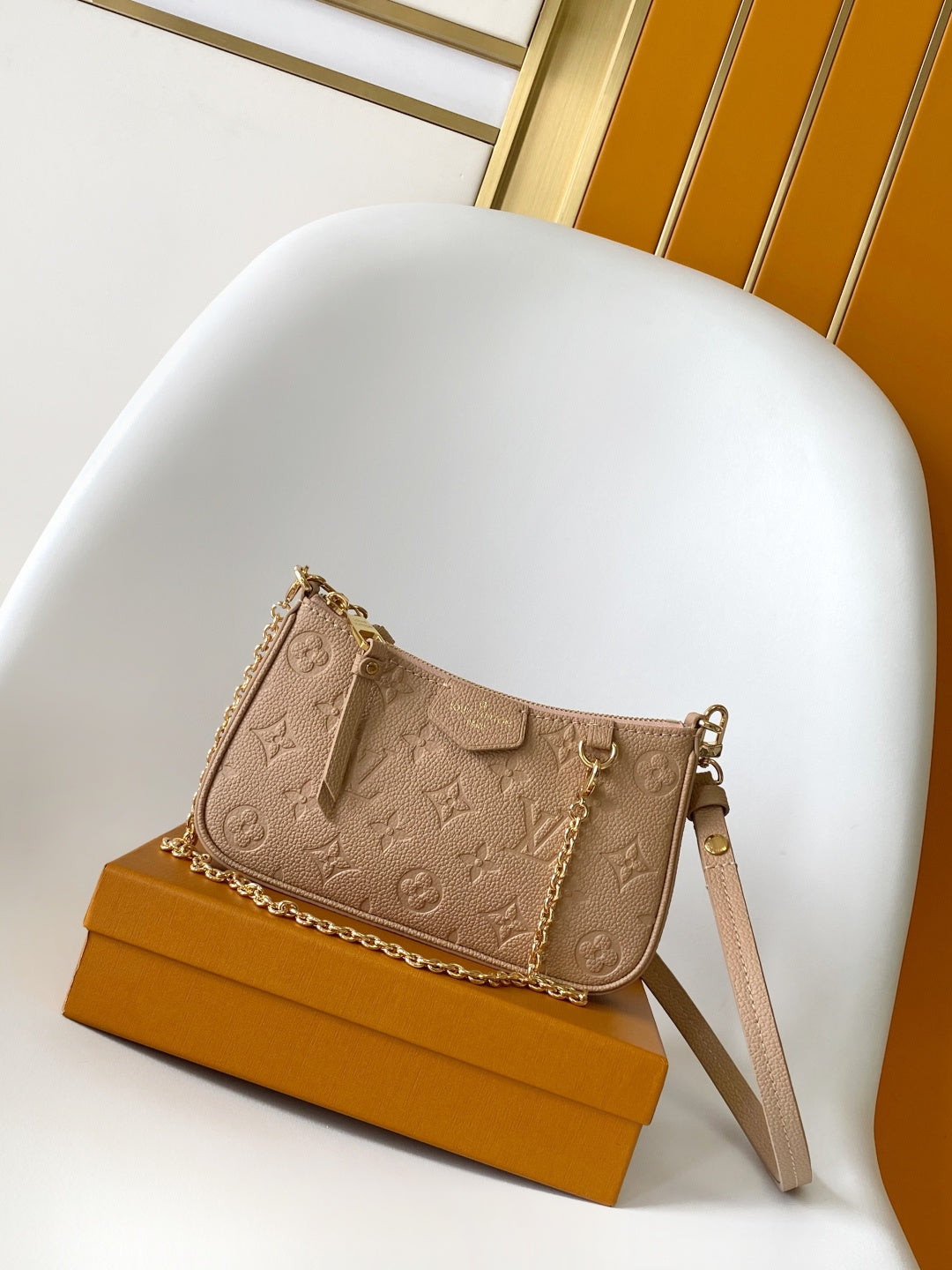 Original quality  Easy pouch in a chain