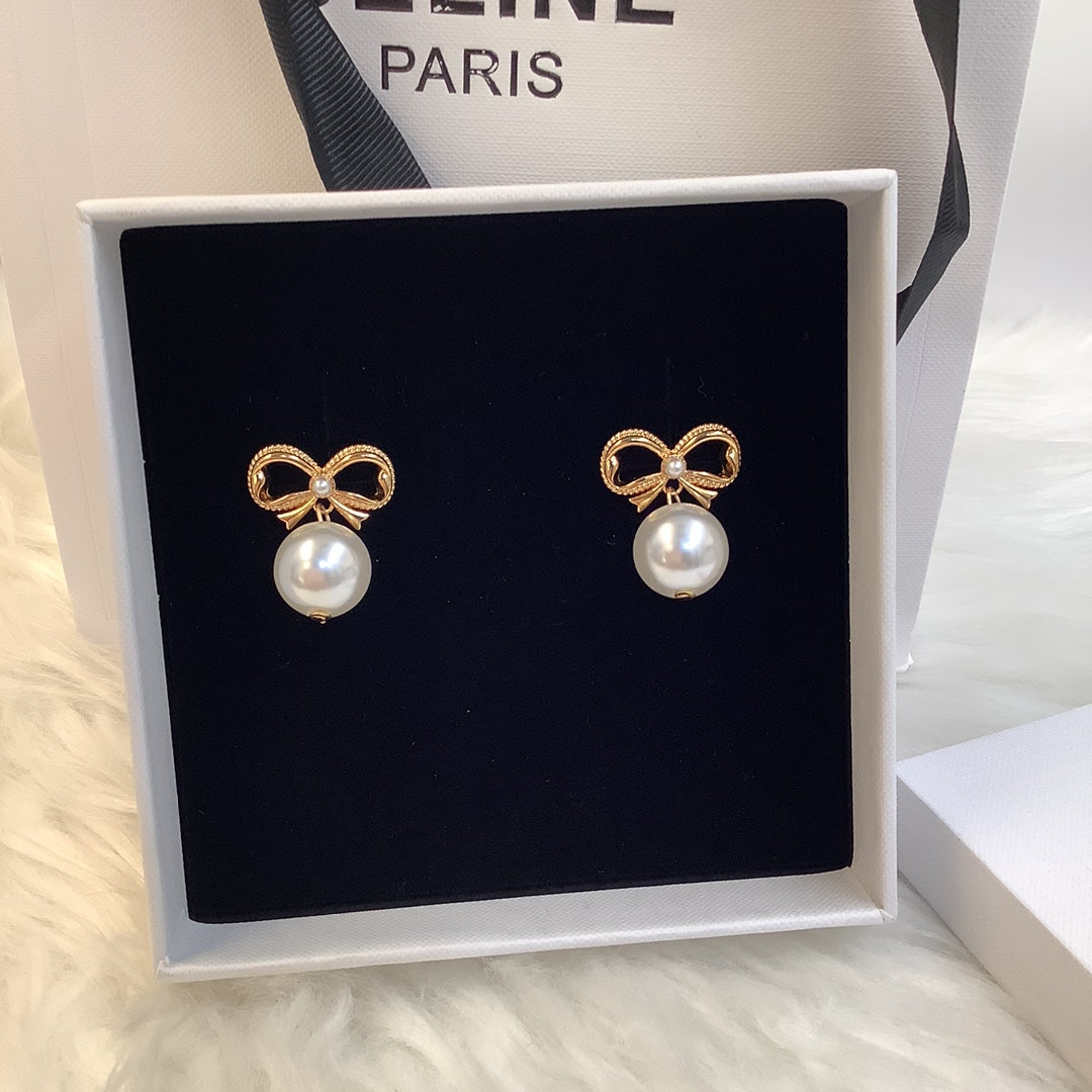 1:1 Celine pearl stud earrings