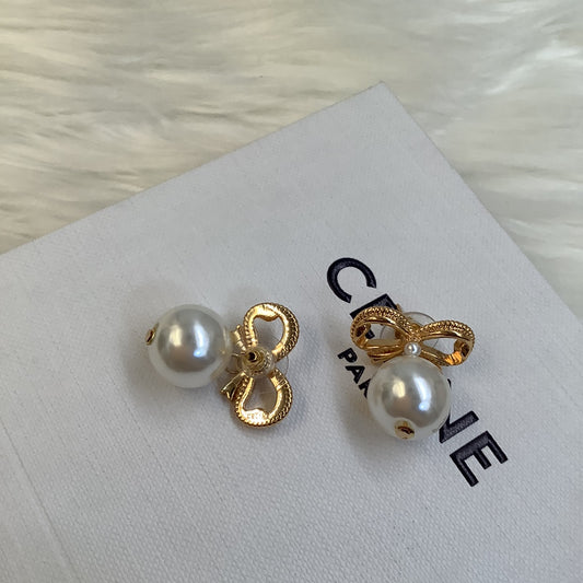 1:1 Celine pearl stud earrings