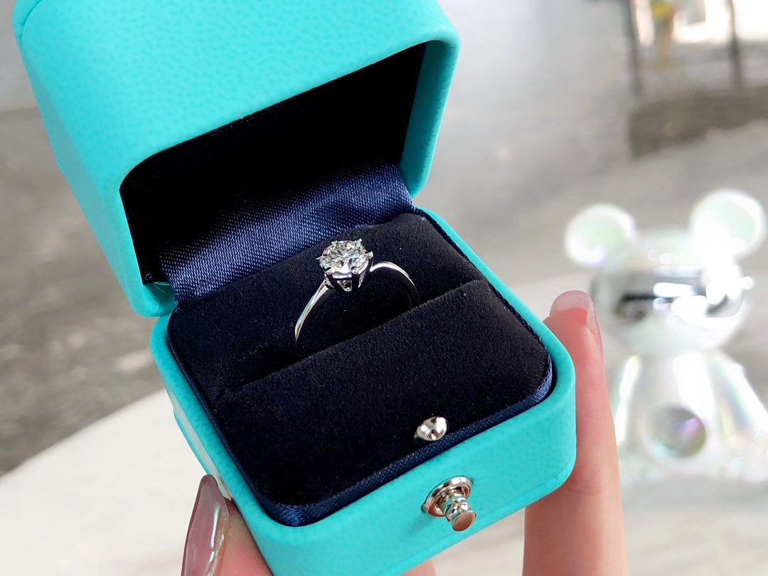 1:1 Tiffany & Co. Moissanite Twisted Braid Diamond Ring