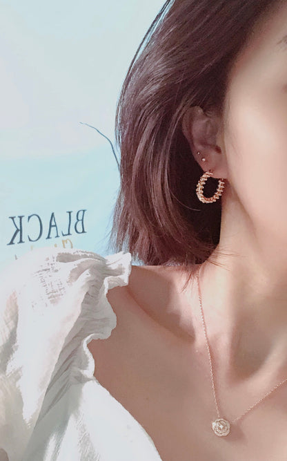 1:1 Small Clash de Cartier studded earrings