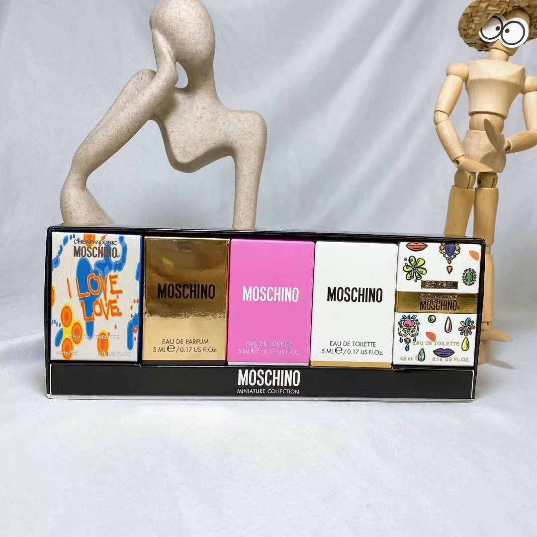 1:1 Moschino perfume sample set
