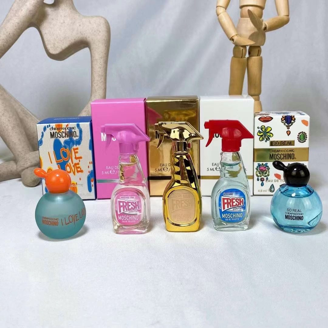1:1 Moschino perfume sample set