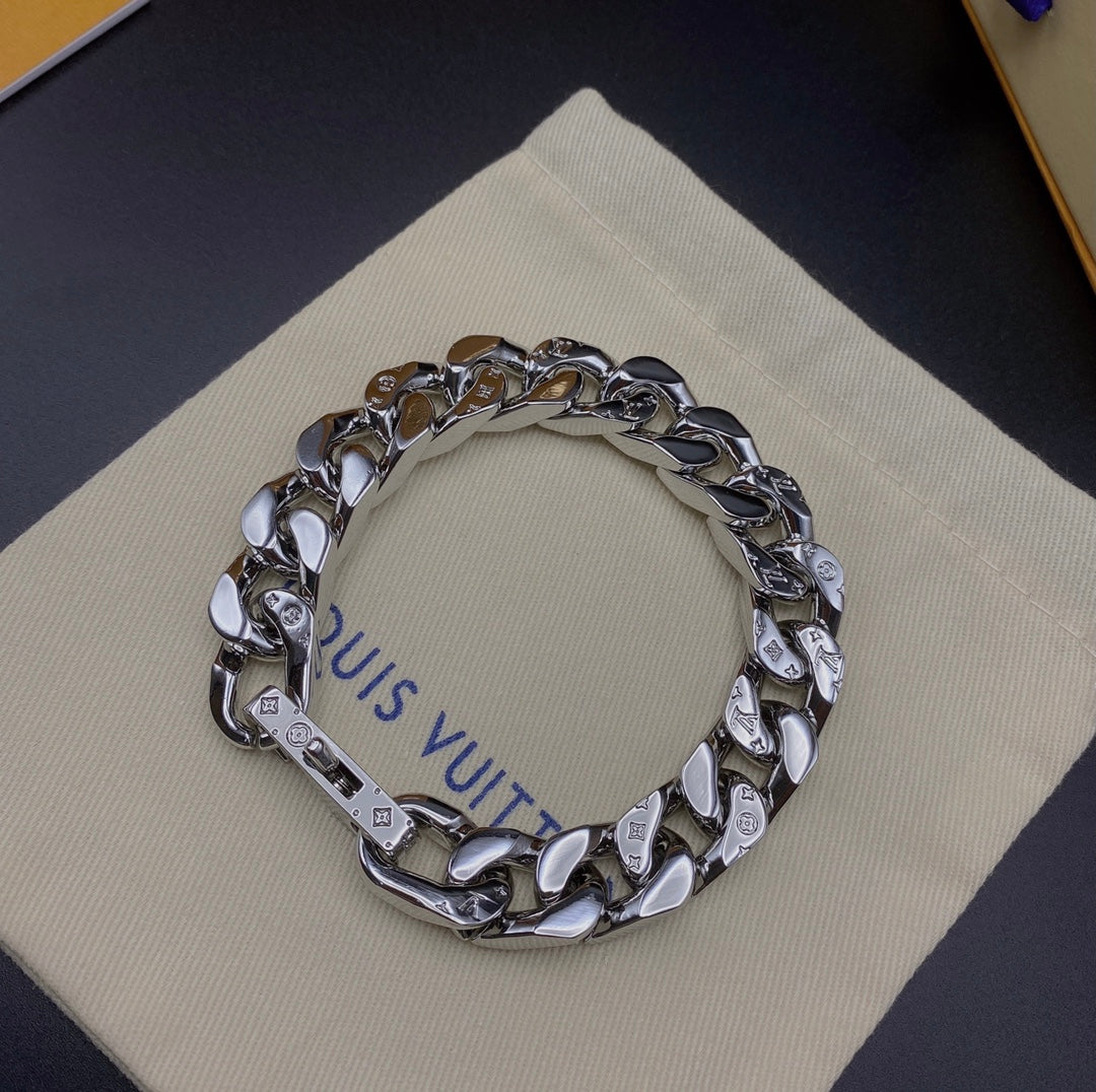 1:1 LV Chain Links steel logo necklace/bracelet