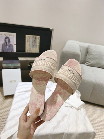 1:1 Dior Women's Monogram Embroidered Leather-Soled Slippers