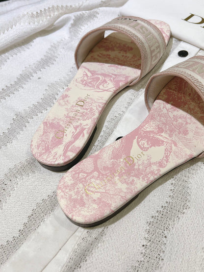 1:1 Dior Women's Monogram Embroidered Leather-Soled Slippers