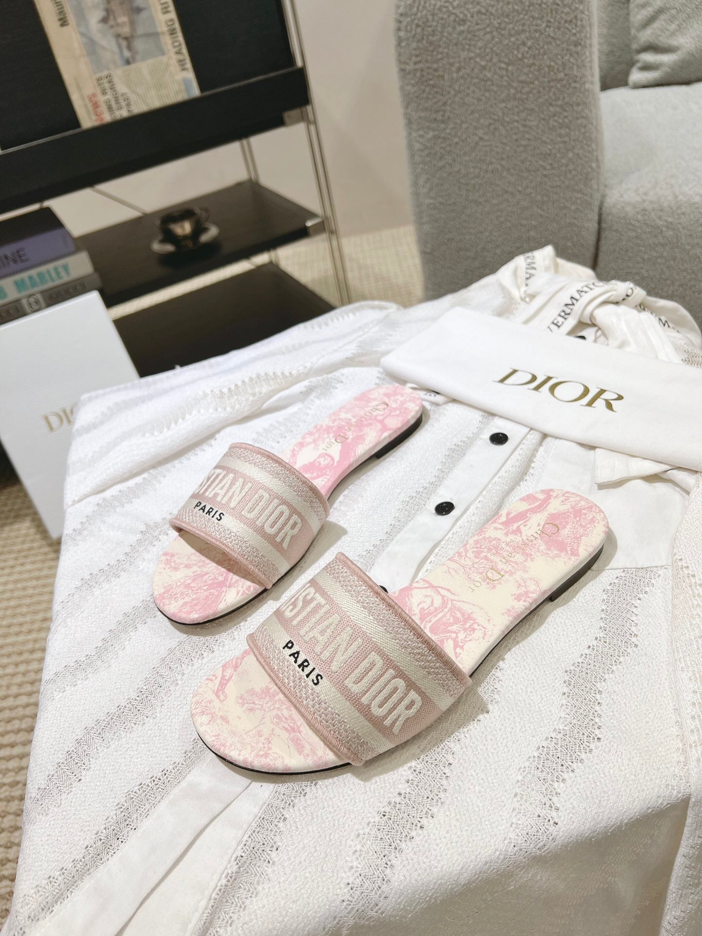 1:1 Dior Women's Monogram Embroidered Leather-Soled Slippers