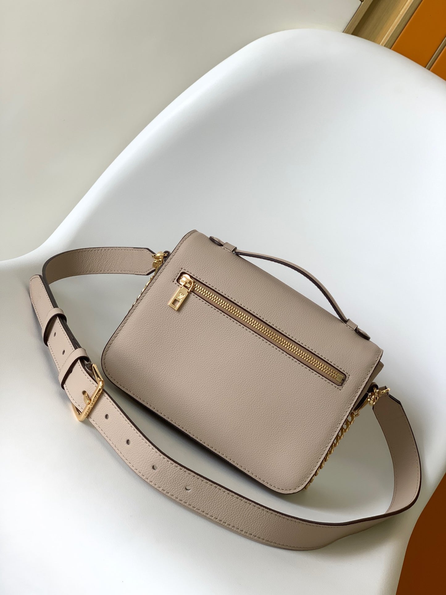 Top-tier Beige Oxford