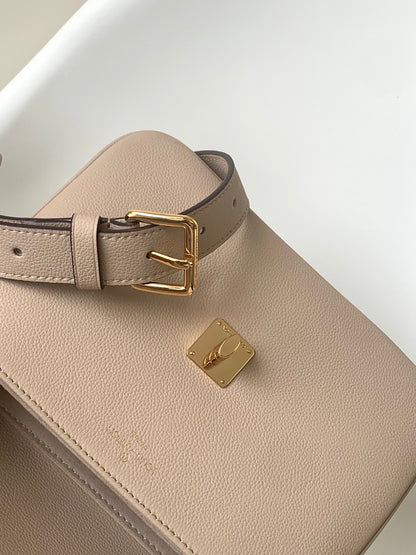 Top-tier Beige Oxford