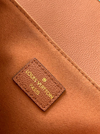 Top-tier Brown Oxford