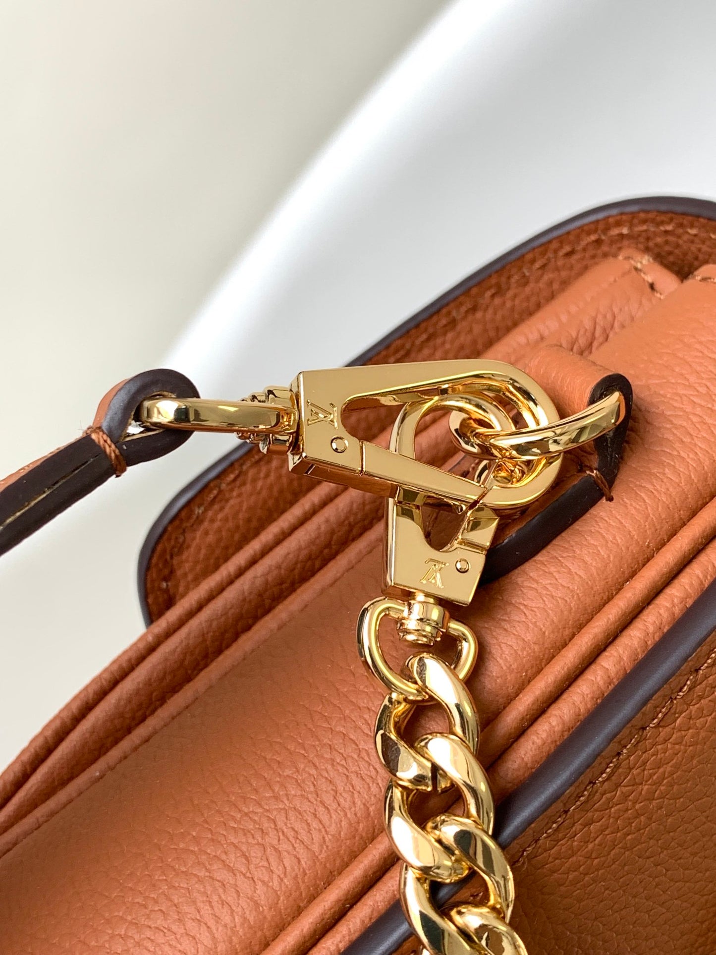 Top-tier Brown Oxford