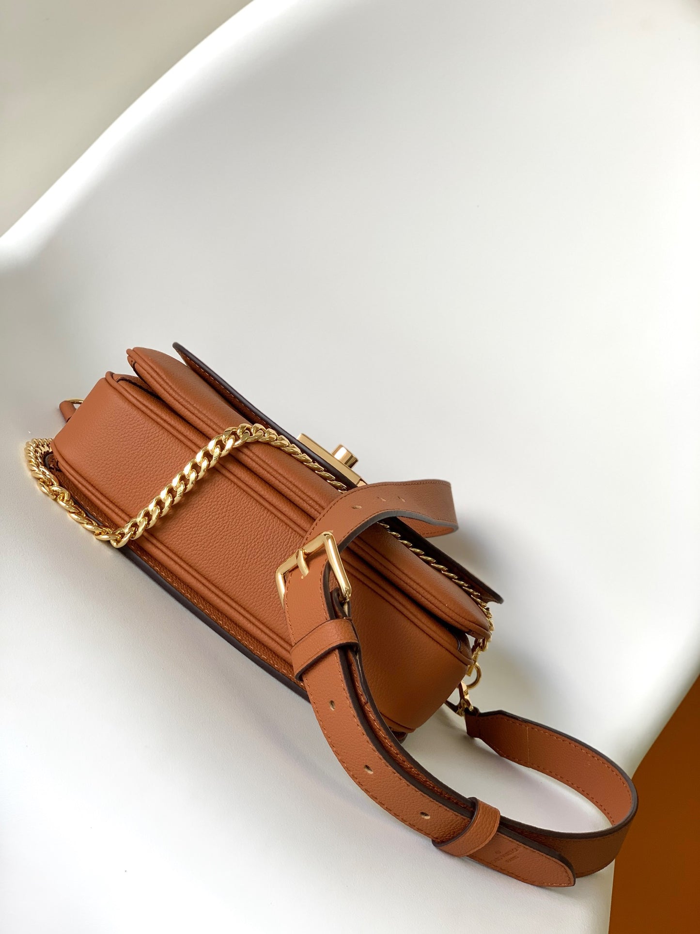 Top-tier Brown Oxford