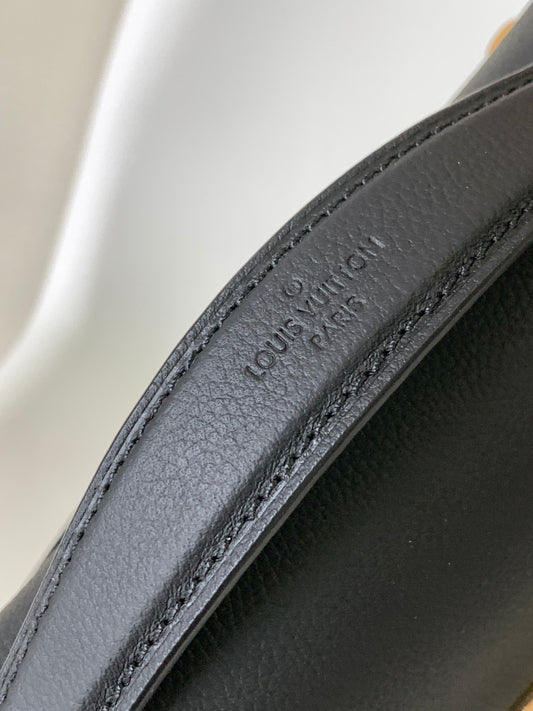 Top-tier Black Oxford