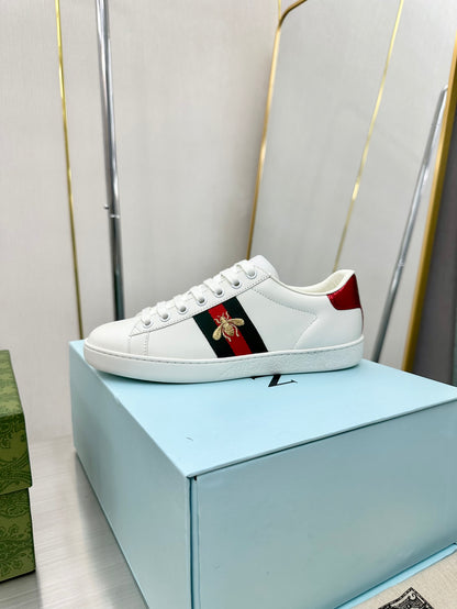 1:1 Gucci bee-themed white sneakers