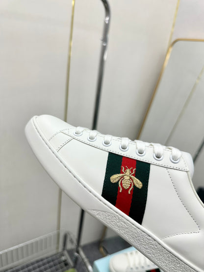 1:1 Gucci bee-themed white sneakers