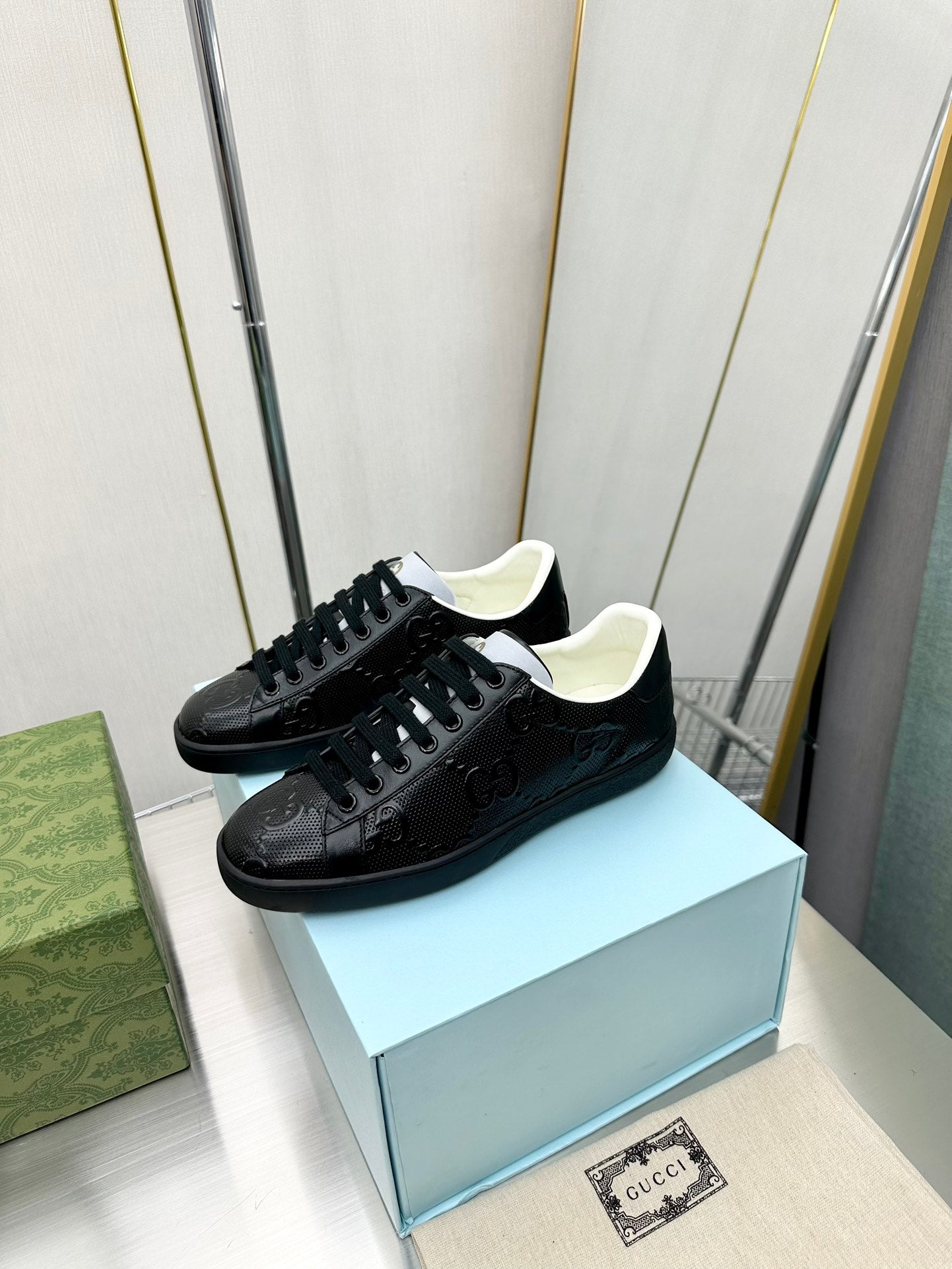 1:1 Gucci Black sneakers