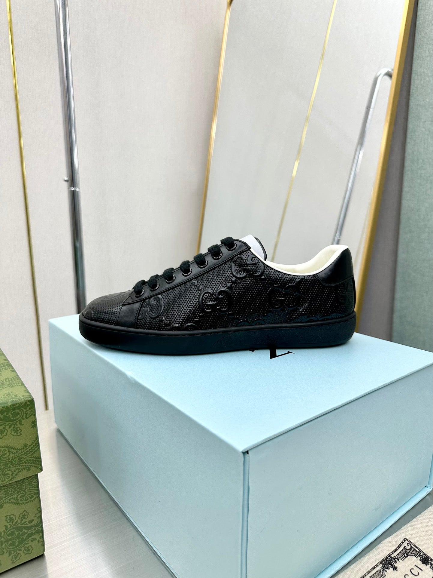 1:1 Gucci Black sneakers