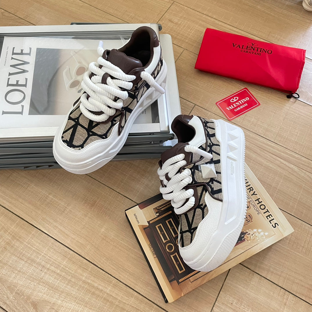 1:1 Valentino studded low-top sneakers