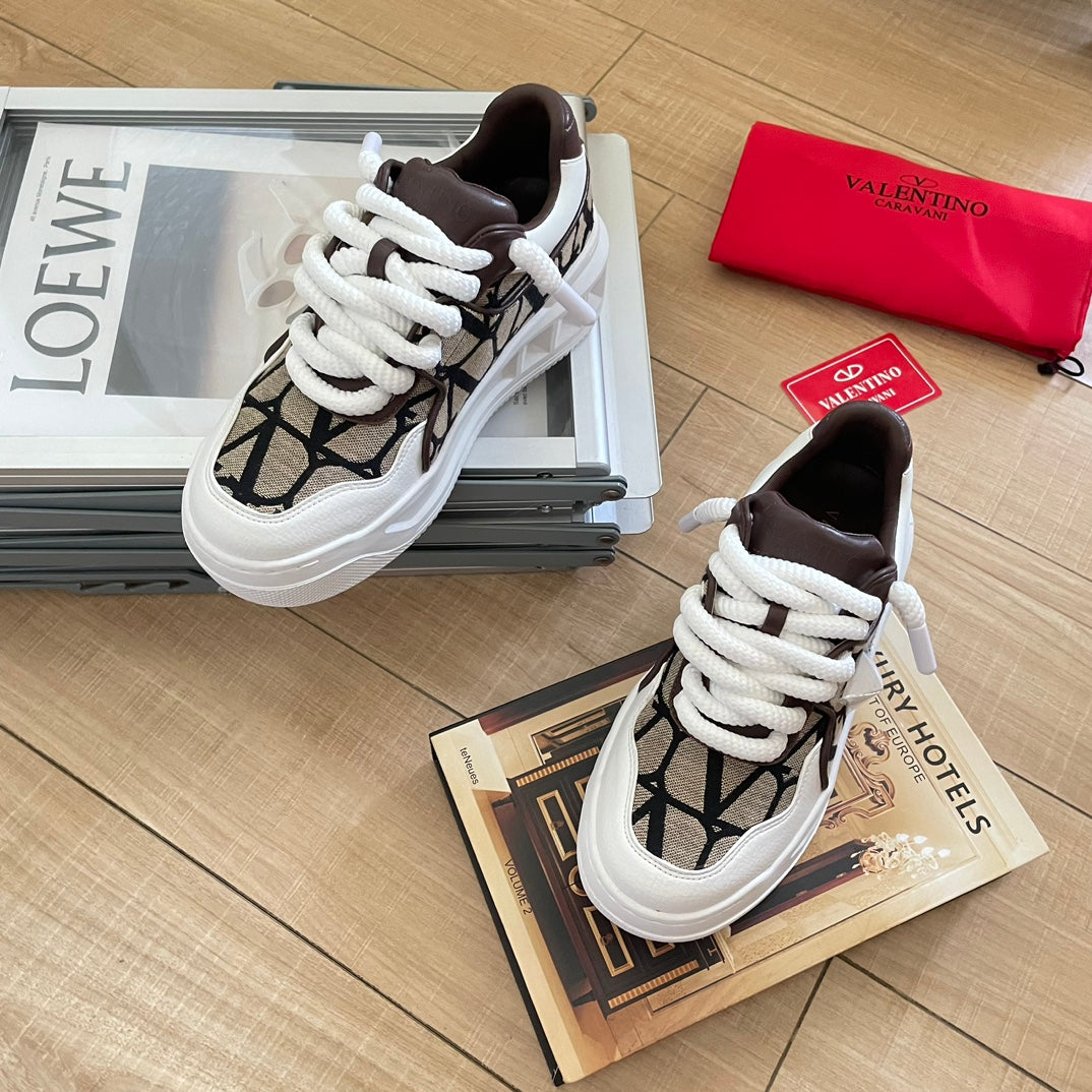 1:1 Valentino studded low-top sneakers