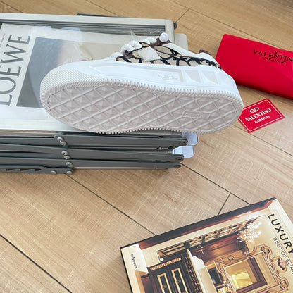 1:1 Valentino studded low-top sneakers