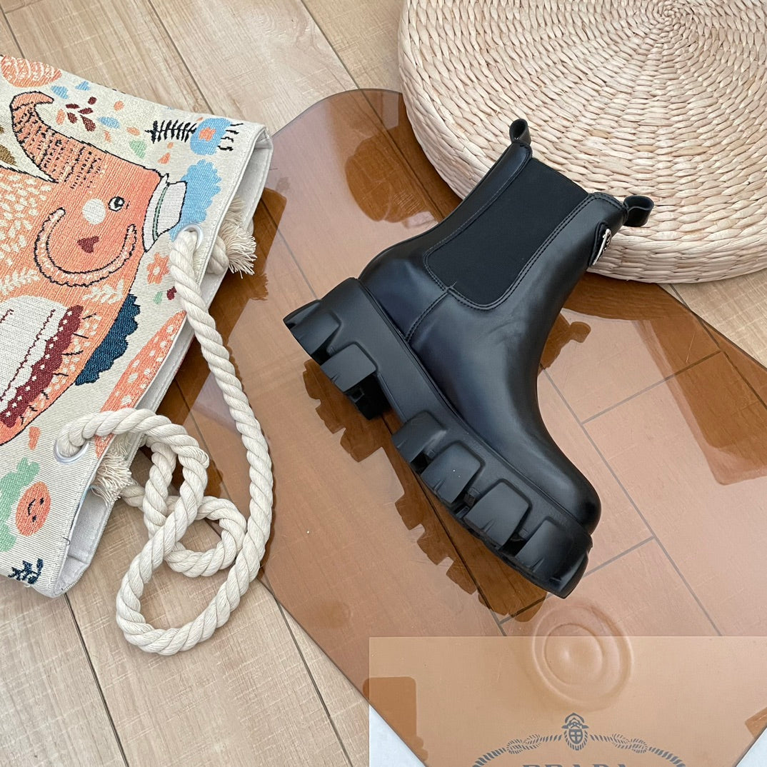 1:1 Prada Chelsea Boots
