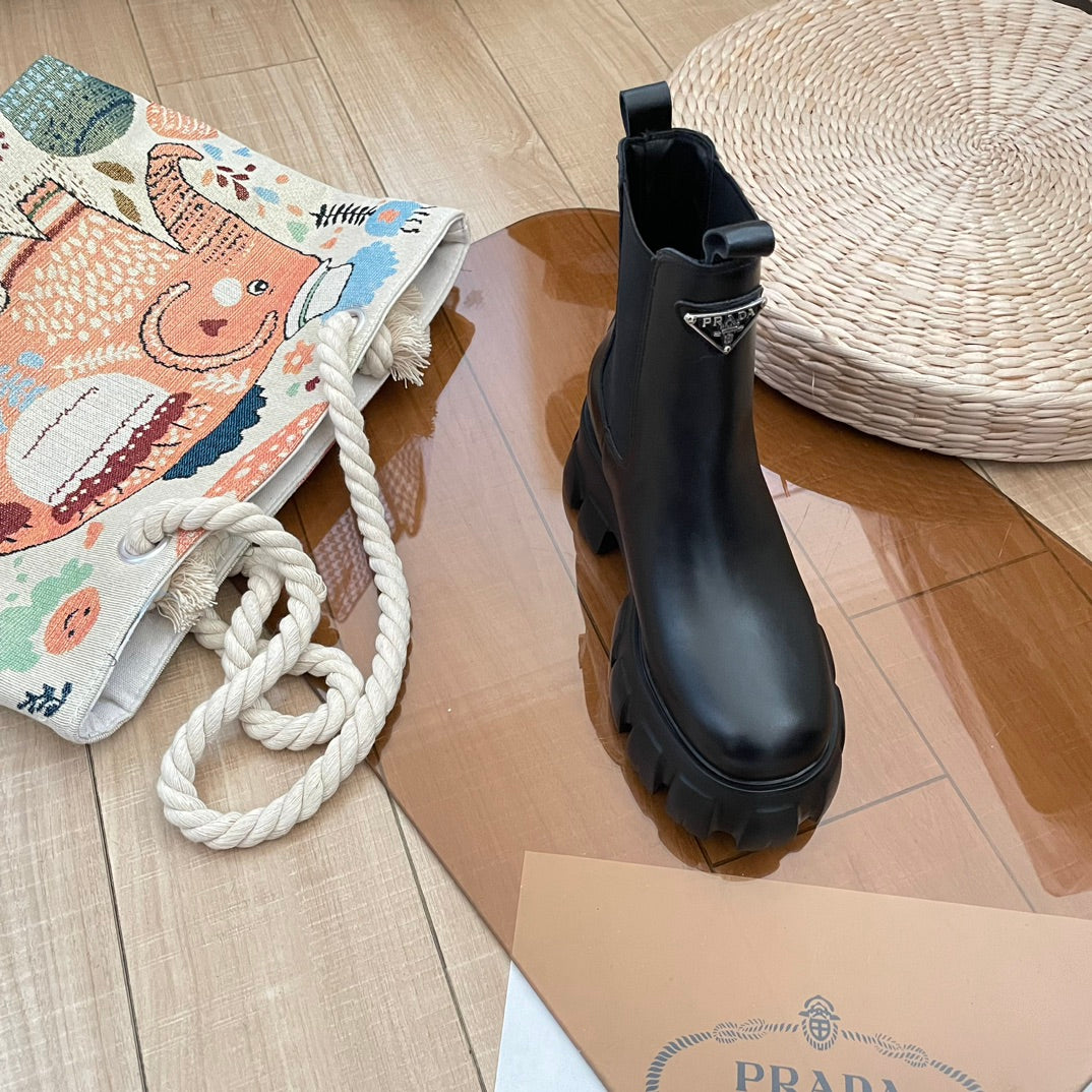 1:1 Prada Chelsea Boots