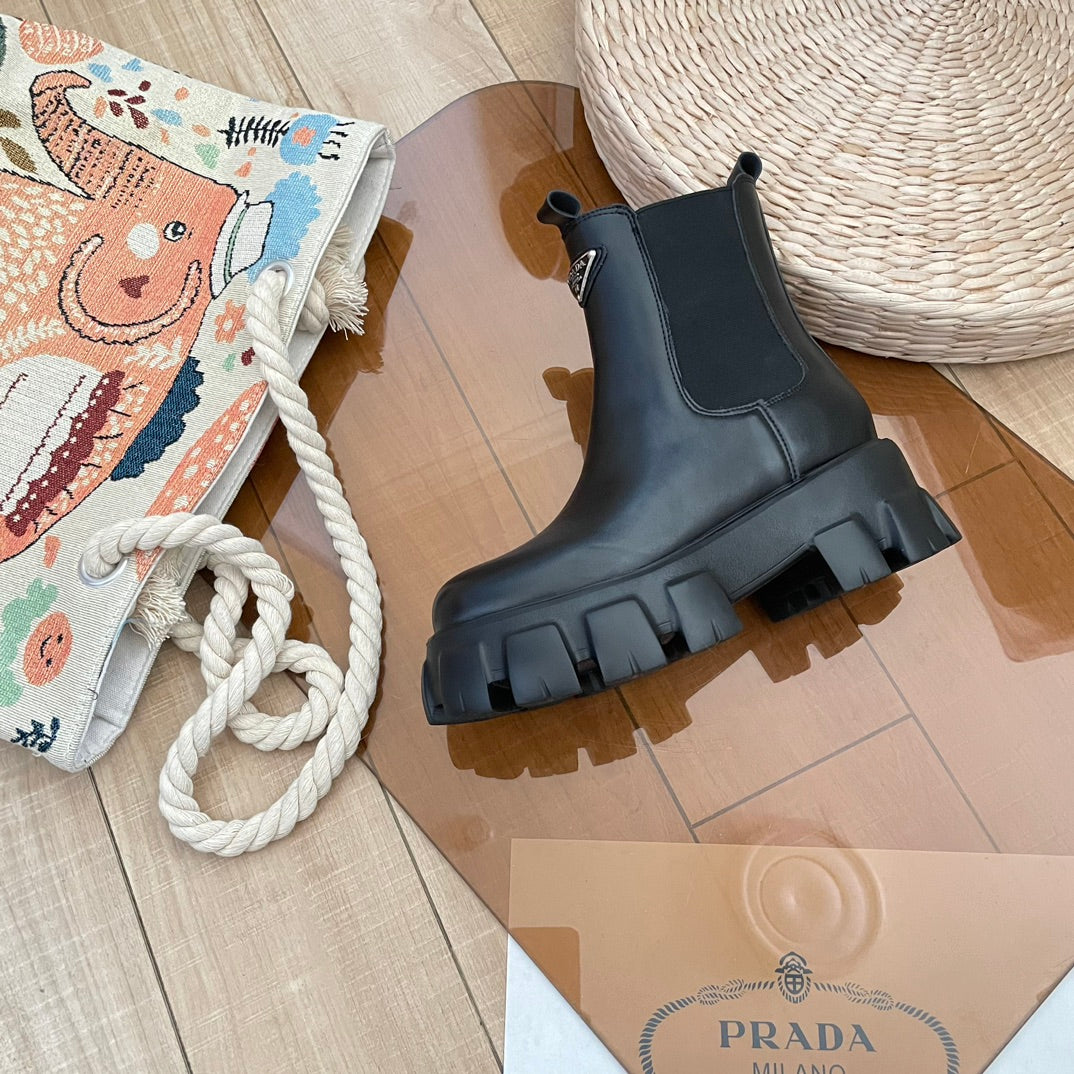 1:1 Prada Chelsea Boots