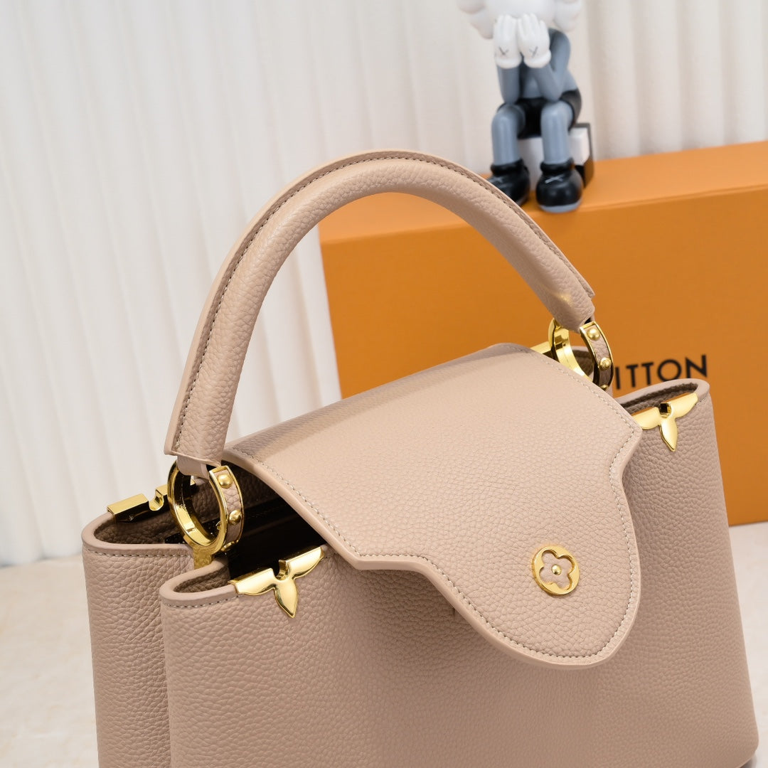 Original quality Beige Capucines GM