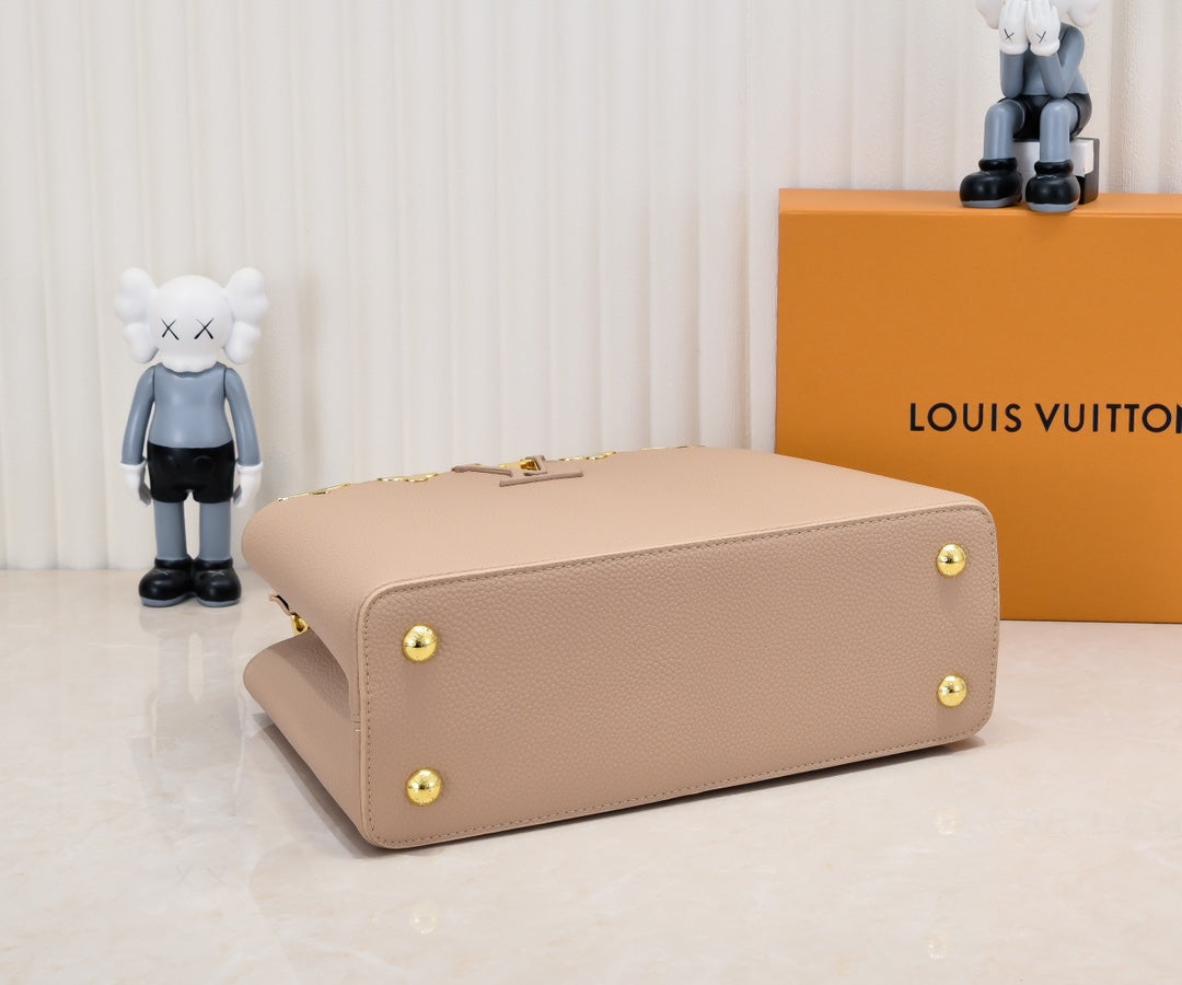 Original quality Beige Capucines GM