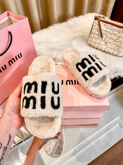 1:1 MiuMiu 2024 Fall/Winter Furry Slippers