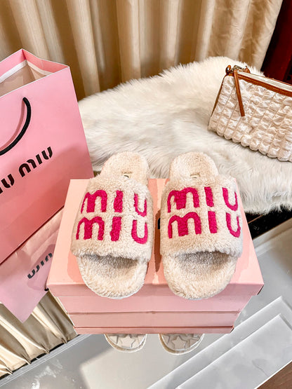 1:1 MiuMiu 2024 Fall/Winter Furry Slippers
