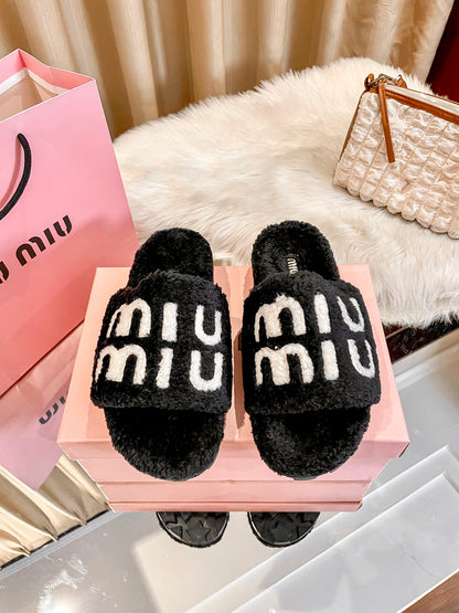 1:1 MiuMiu 2024 Fall/Winter Furry Slippers