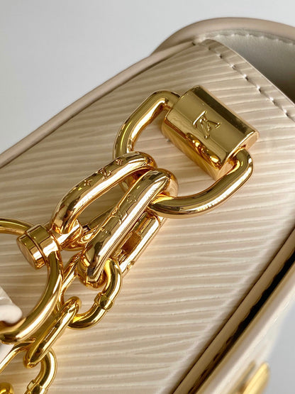 Top-tier Warrior Water Ripple Chain Bag