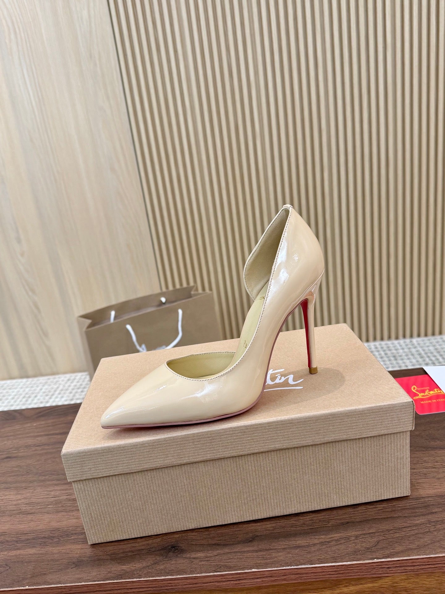 1:1 Christian Louboutin Beige Side cut